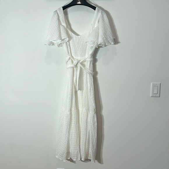 ALL IN FAVOR WHITE STATEMENT SLEEVE BELTED CREPE CRINKLE MAXI DRESS MEDIUM NEW - Picture 2 of 6